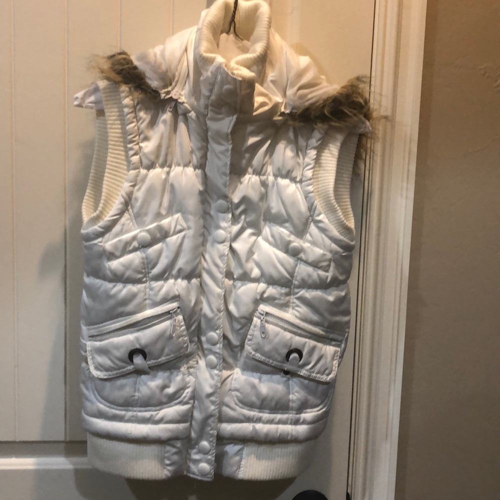 Warm puffer vest size M juniors